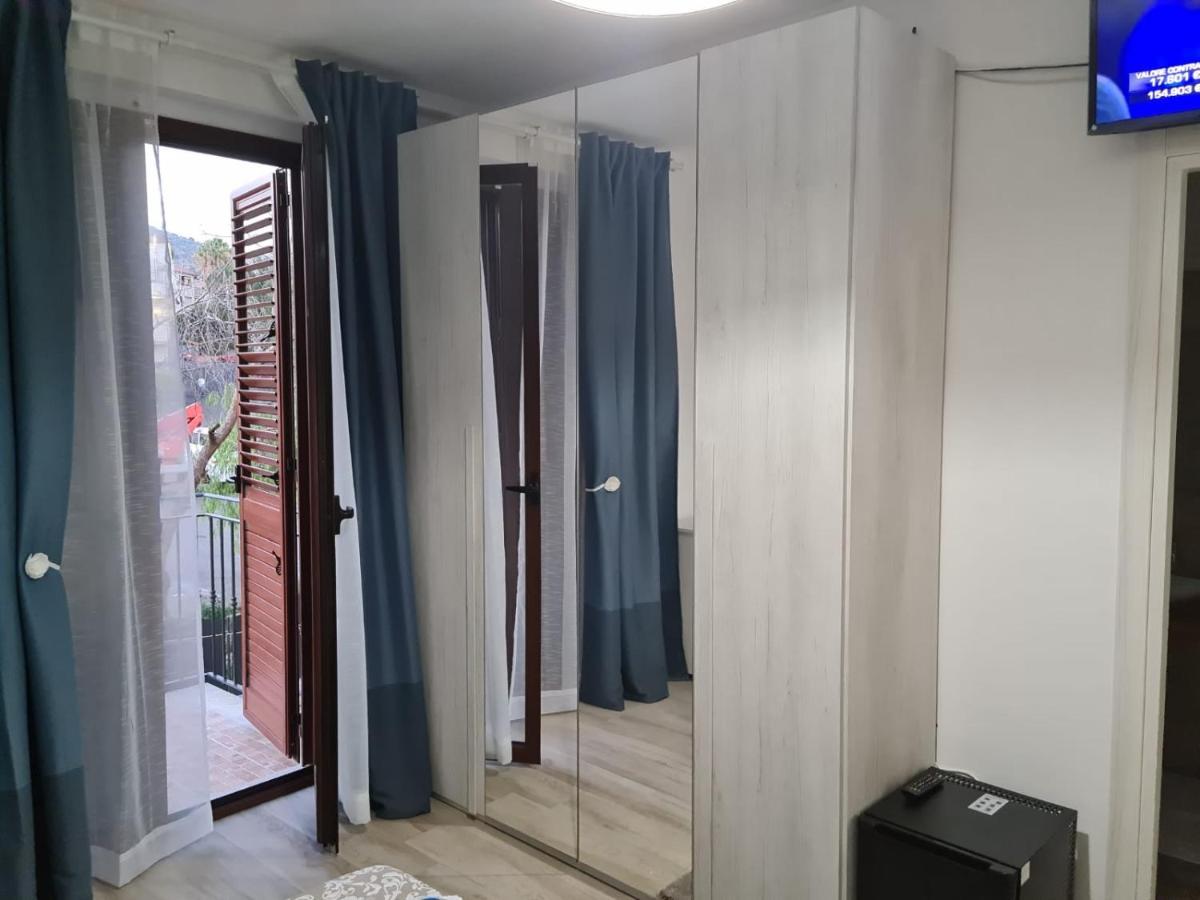 B&B Villa Chiara Bed And Breakfast Taormina Bagian luar foto