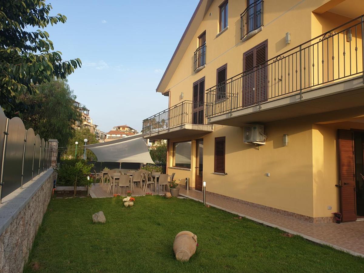 B&B Villa Chiara Bed And Breakfast Taormina Bagian luar foto