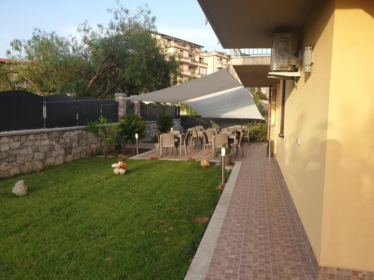 B&B Villa Chiara Bed And Breakfast Taormina Bagian luar foto