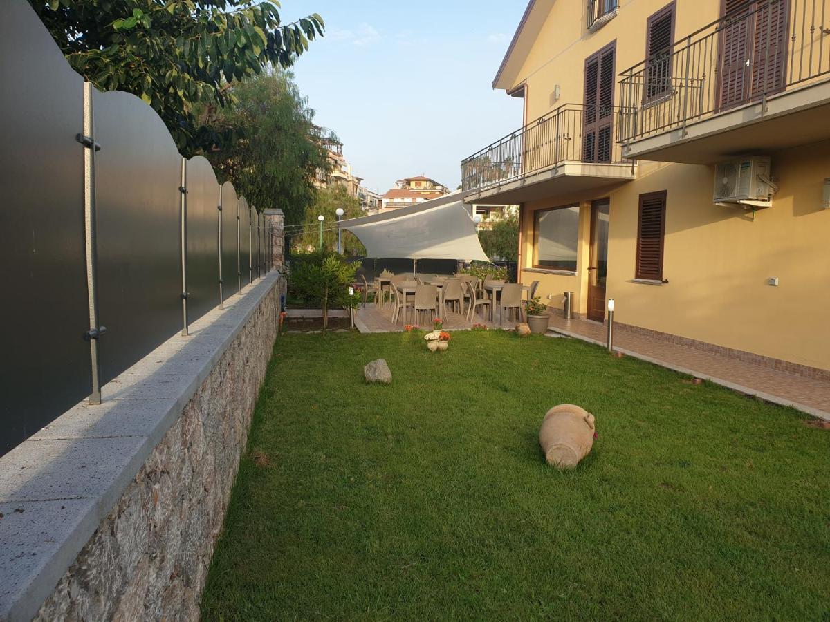 B&B Villa Chiara Bed And Breakfast Taormina Bagian luar foto