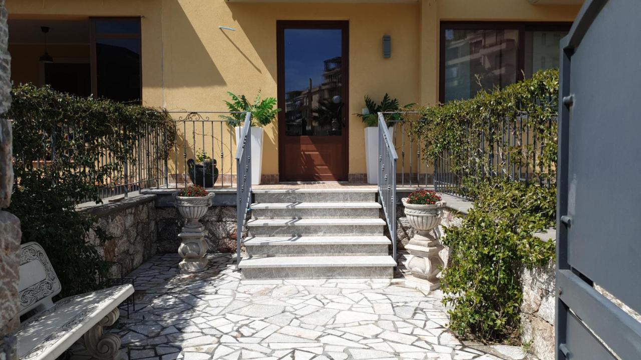 B&B Villa Chiara Bed And Breakfast Taormina Bagian luar foto
