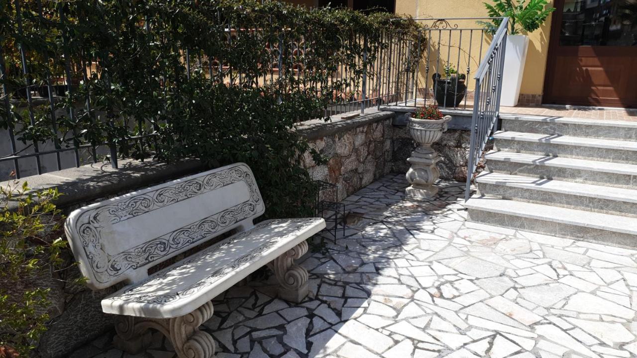 B&B Villa Chiara Bed And Breakfast Taormina Bagian luar foto
