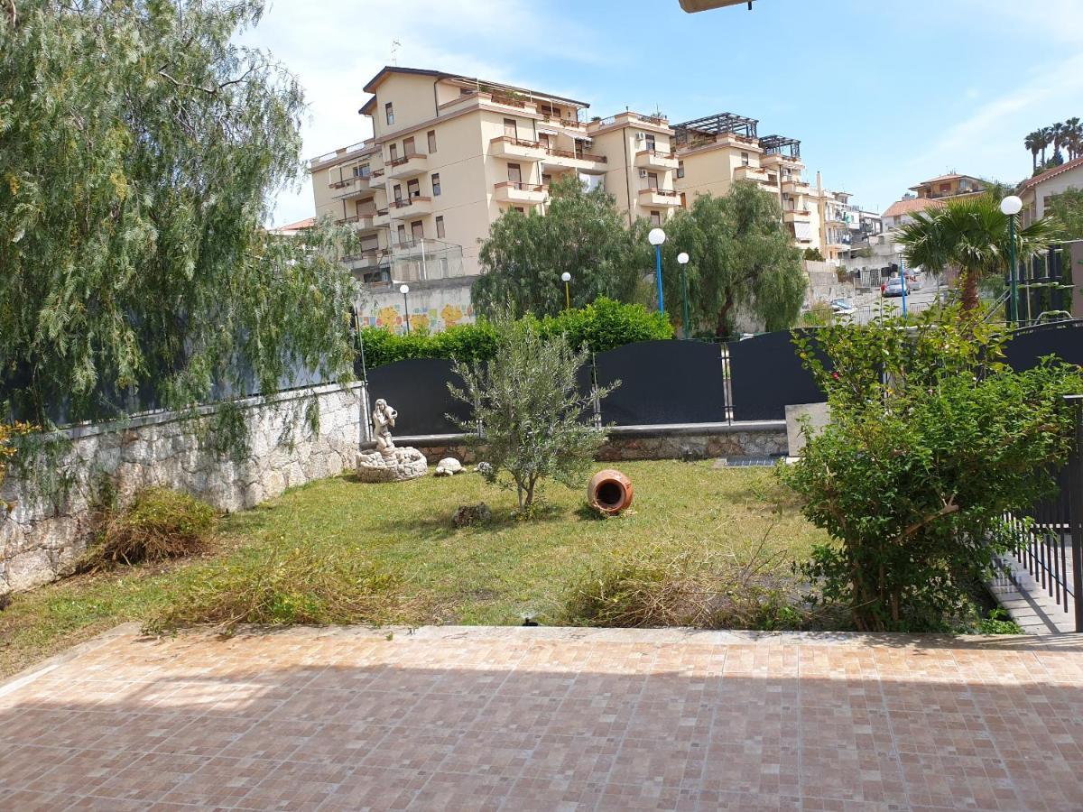 B&B Villa Chiara Bed And Breakfast Taormina Bagian luar foto
